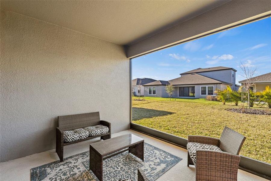 Exterior details and patio area of a home in , Apollo Beach (Image 3).