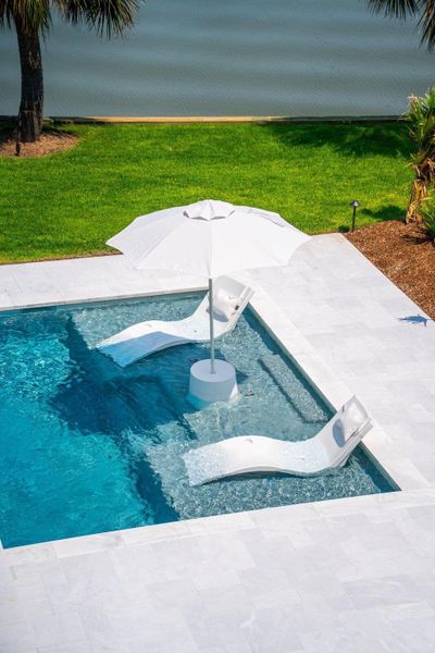 Community amenities in , Isle Of Palms (Image 94).