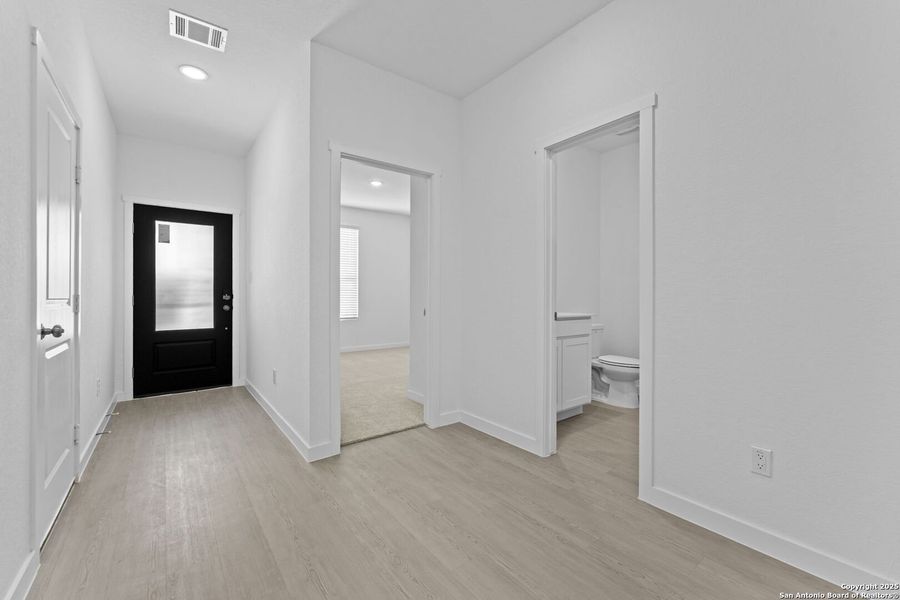 Spacious, unfurnished interior of a new home in Parkside: Coastline Collection, New Braunfels (Image 16).