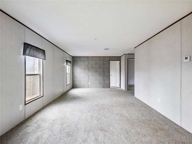 Spacious, unfurnished interior of a new home in , Lula (Image 13).