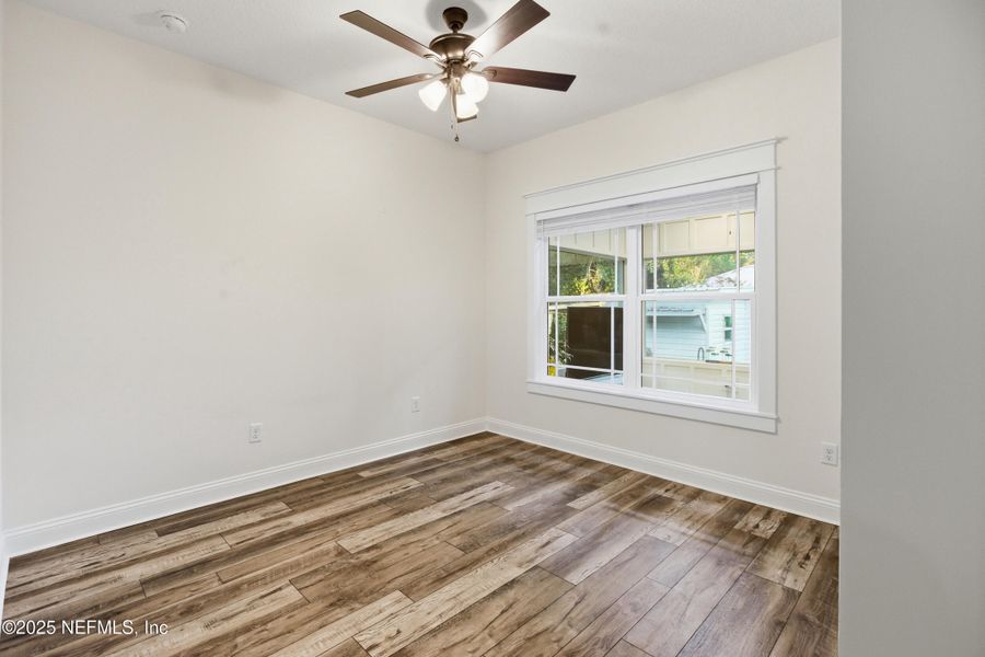 Spacious, unfurnished interior of a new home in , Florahome (Image 23).