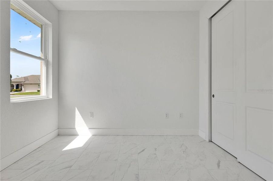 Spacious, unfurnished interior of a new home in , Englewood (Image 10).