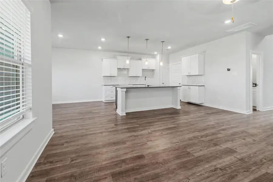 Spacious, unfurnished interior of a new home in Glendale Lakes, Arcola (Image 13). Spacious, unfurnished interior of a new home in Glendale Lakes, Arcola (Image 13).