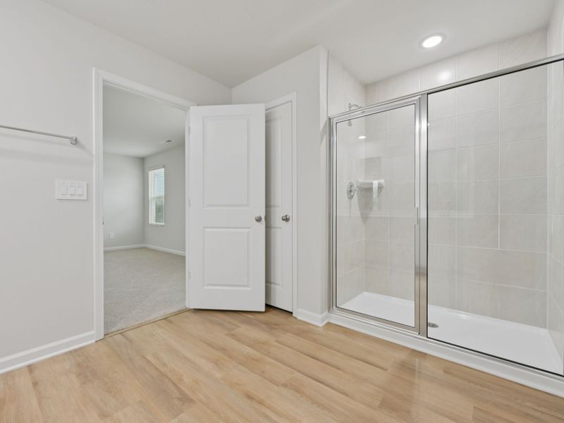 Spacious, unfurnished interior of a new home in Avalon Place - Signature Series, Durham (Image 22).