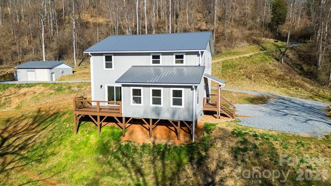 Exterior details and patio area of a home in , Sylva (Image 19).