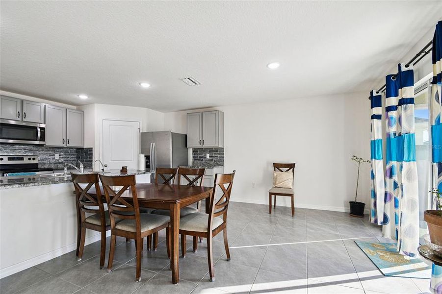 Furnished interior view inside a new home in River Park, Temple Terrace (Image 17).