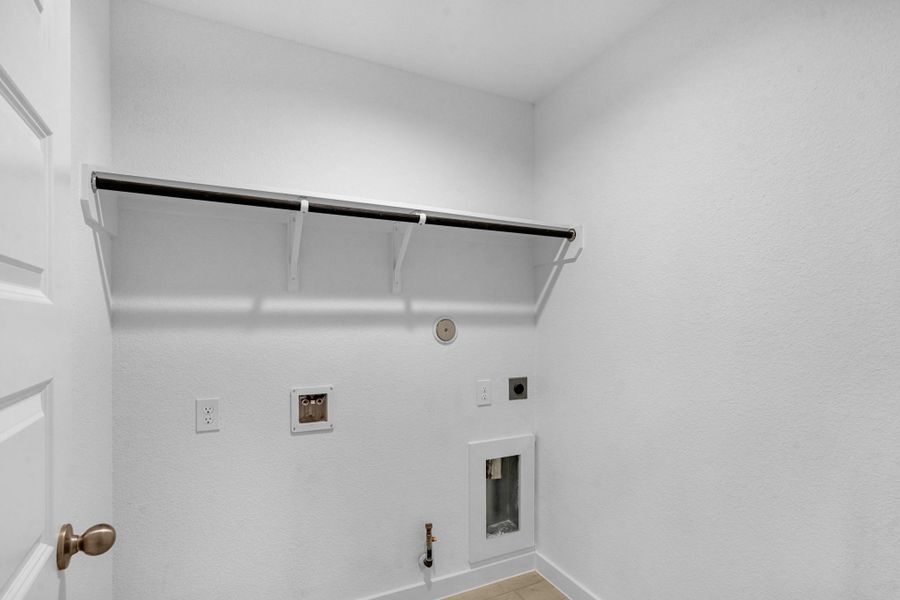 Spacious, unfurnished interior of a new home in Briarwood Crossing, Rosenberg (Image 21).