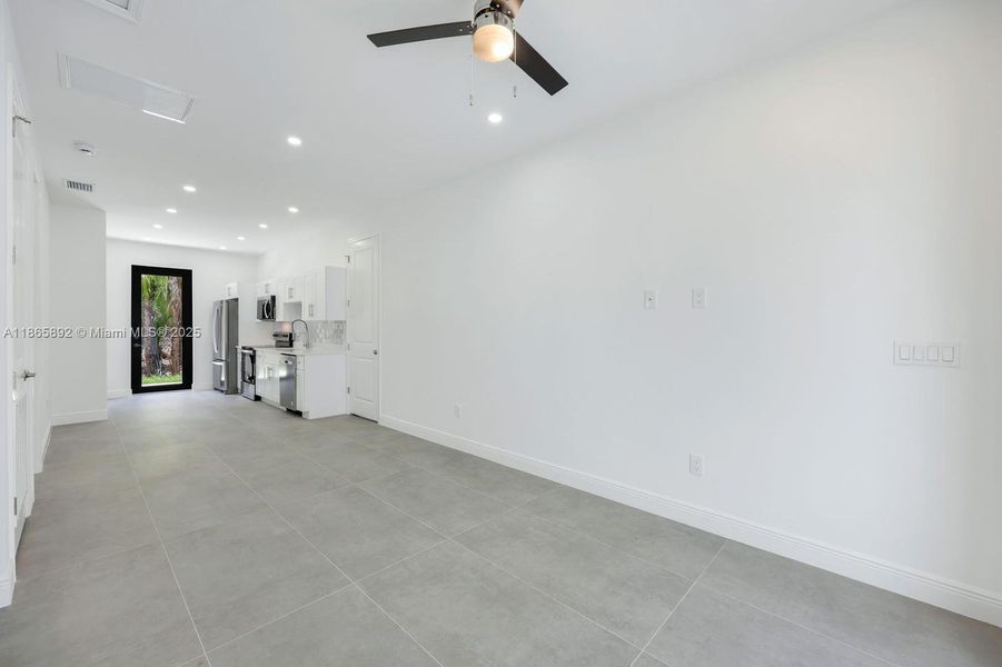 Spacious, unfurnished interior of a new home in , Naples (Image 11).