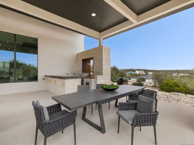 Exterior details and patio area of a home in , San Antonio (Image 22).