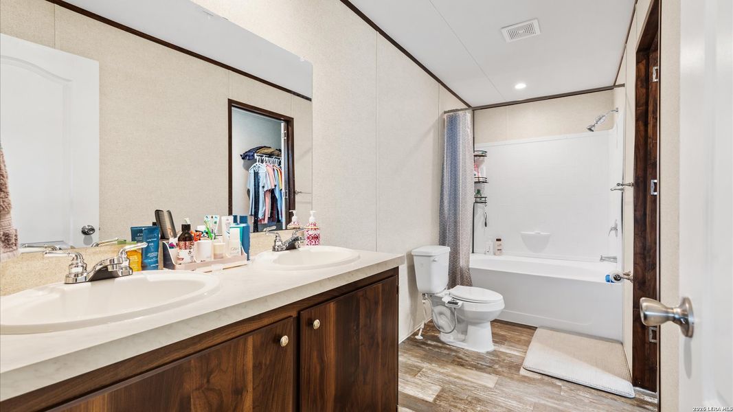 Furnished interior view inside a new home in , Jourdanton (Image 11).