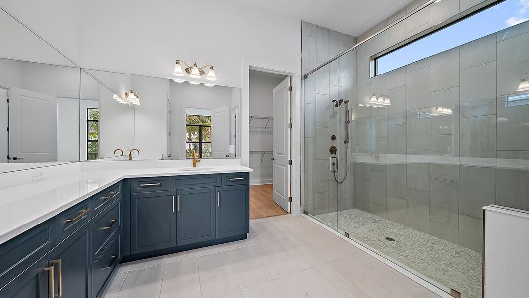 Owner's Suite Bath Owner's Suite Bath