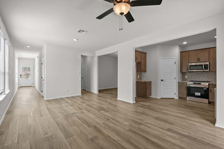 Representative unfurnished interior of a home built from the The Florence B by Davidson Homes LLC in Cedar Heights, San Antonio (Image 17).