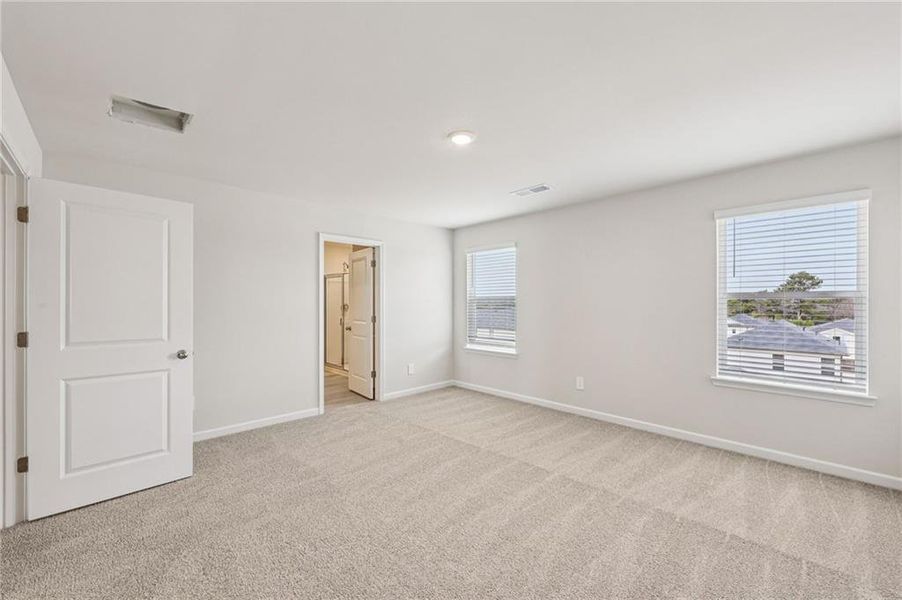 Spacious, unfurnished interior of a new home in Hawthorne Station, College Park (Image 26).