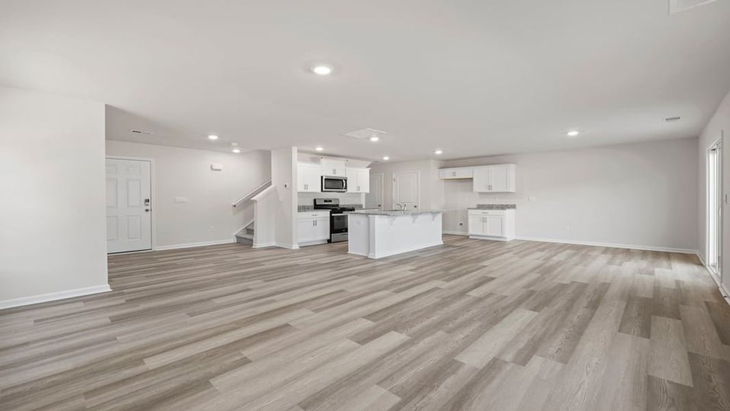 Spacious, unfurnished interior of a new home in Seneca Falls, Seneca (Image 15).