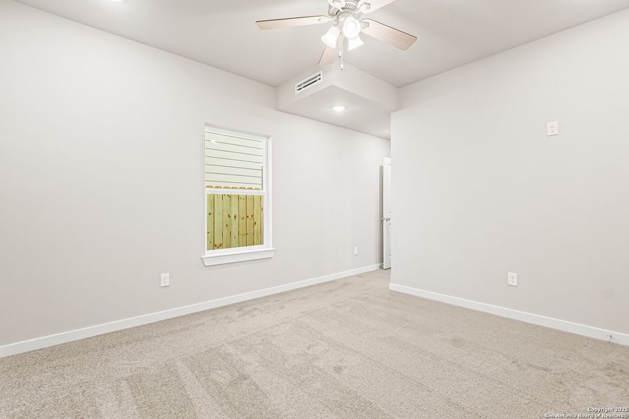 Spacious, unfurnished interior of a new home in , San Antonio (Image 30).