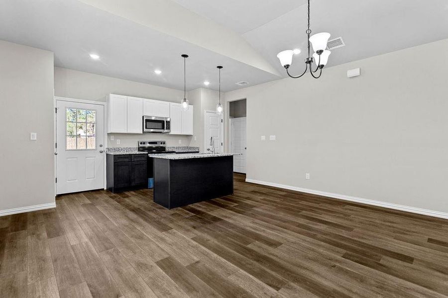 Spacious, unfurnished interior of a new home in , Fort Worth (Image 24).