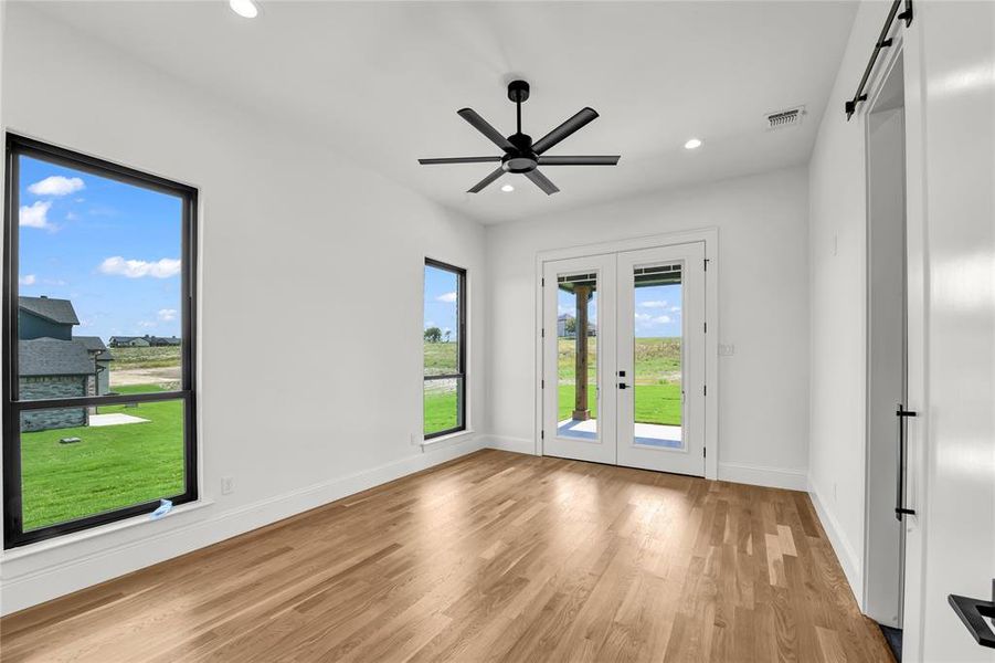 Spacious, unfurnished interior of a new home in , Weatherford (Image 21).