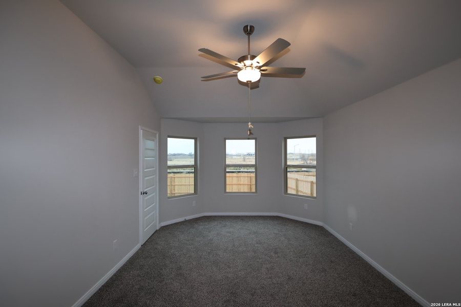 Spacious, unfurnished interior of a new home in Paloma Park, Converse (Image 19).