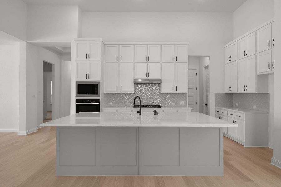 Gorgeous Open Concept Kitchen