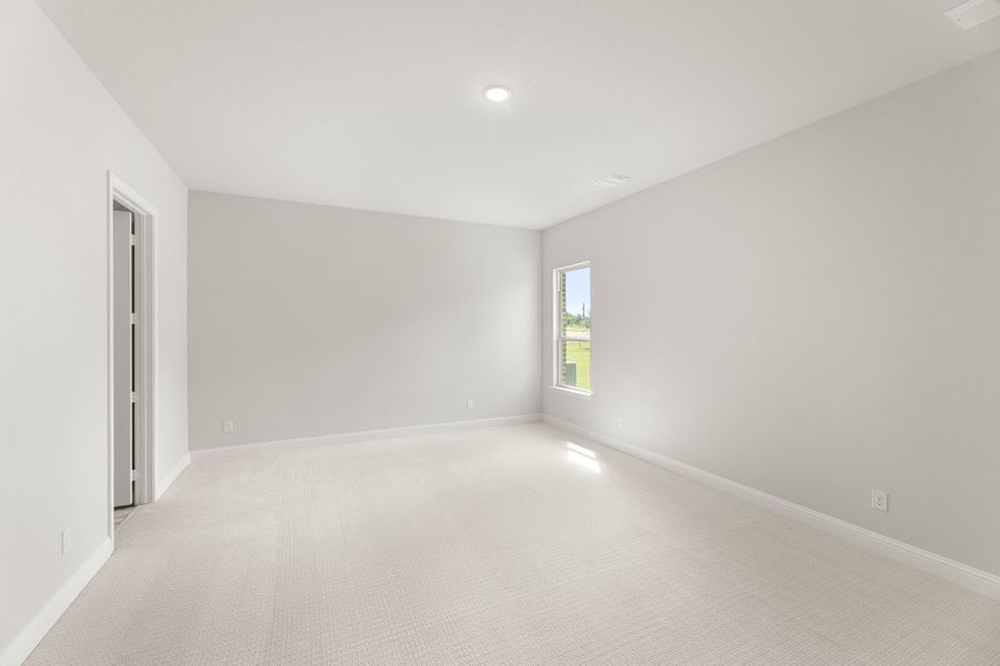 Spacious, unfurnished interior of a new home in Settler's Glen, New Fairview (Image 23). Spacious, unfurnished interior of a new home in Settler's Glen, New Fairview (Image 23).
