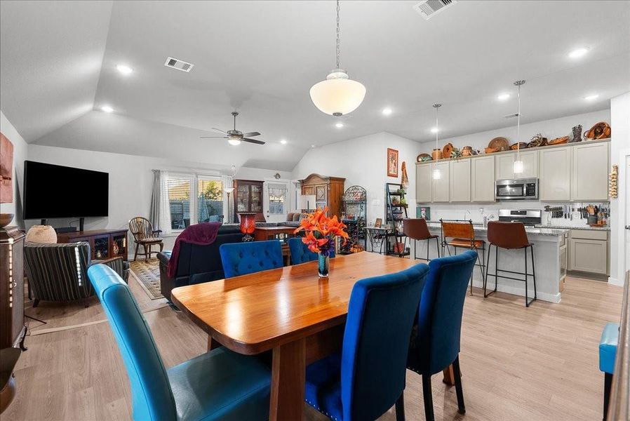 Community amenities in Mustang Crossing, Alvin (Image 43).