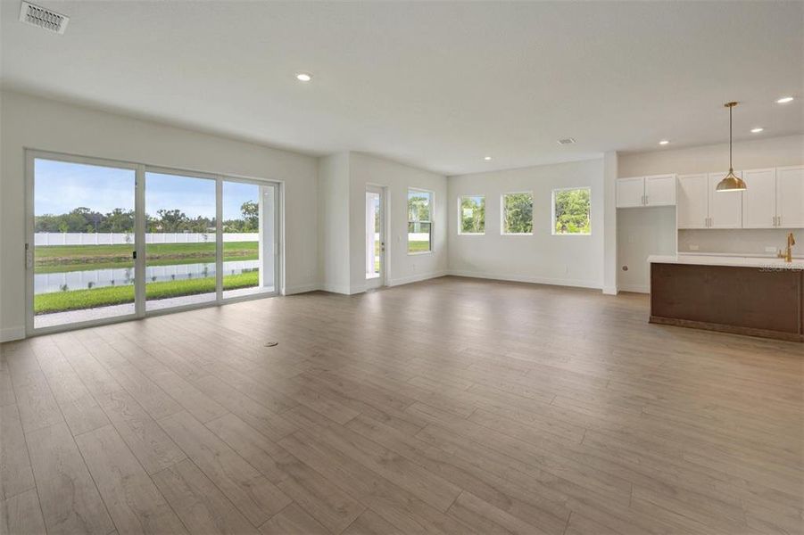 Spacious, unfurnished interior of a new home in Lakeview Crossing – Classic Series, Sarasota (Image 29). Spacious, unfurnished interior of a new home in Lakeview Crossing – Classic Series, Sarasota (Image 29).
