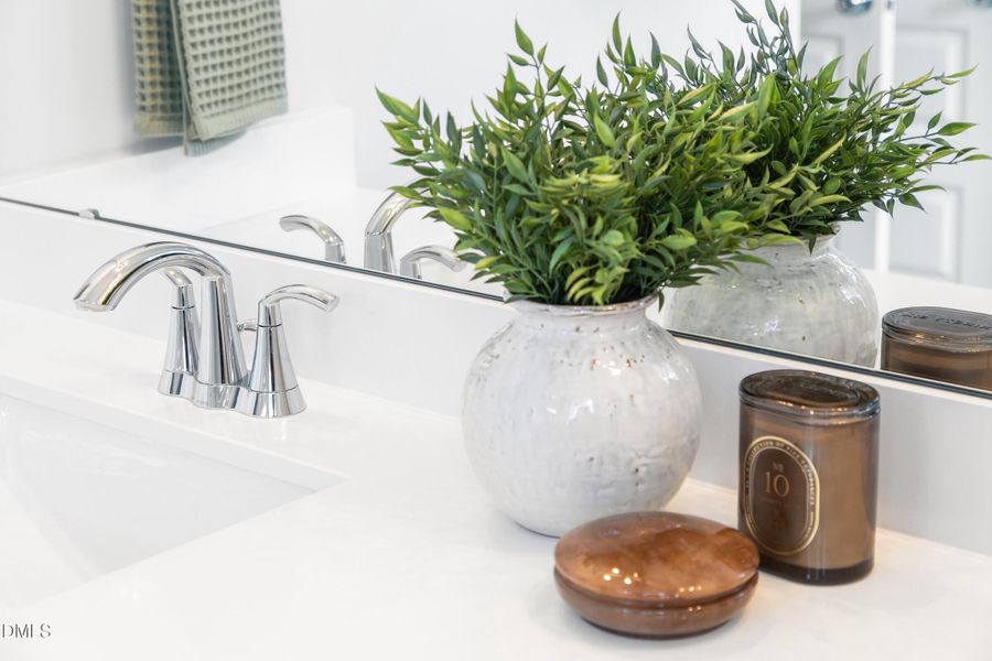 Main Bath - Yin & Yang Interior