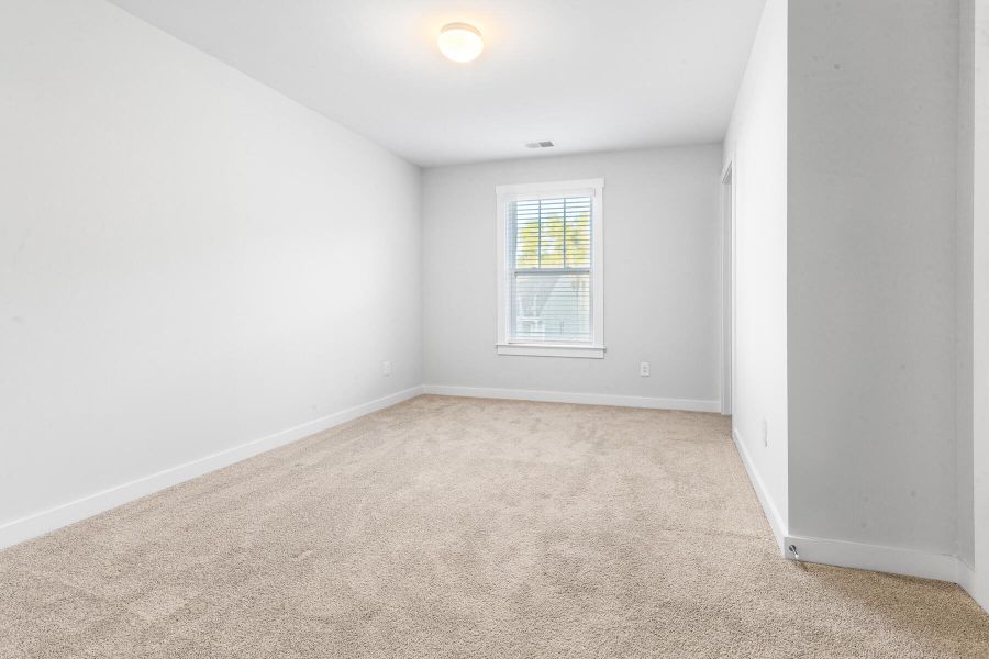 Spacious, unfurnished interior of a new home in , Summerville (Image 44).