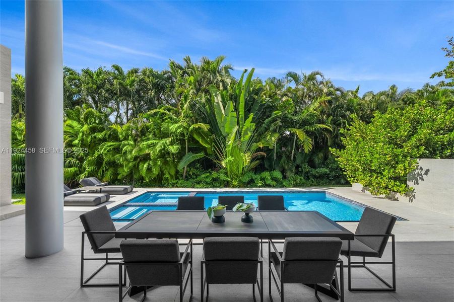 Image 33 of a home in .