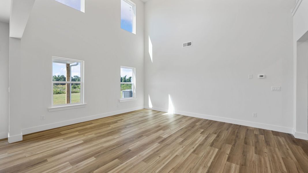 Representative unfurnished interior of a home built from the Lynnbrook by D.R. Horton in Harbor Crest, Ooltewah (Image 21).