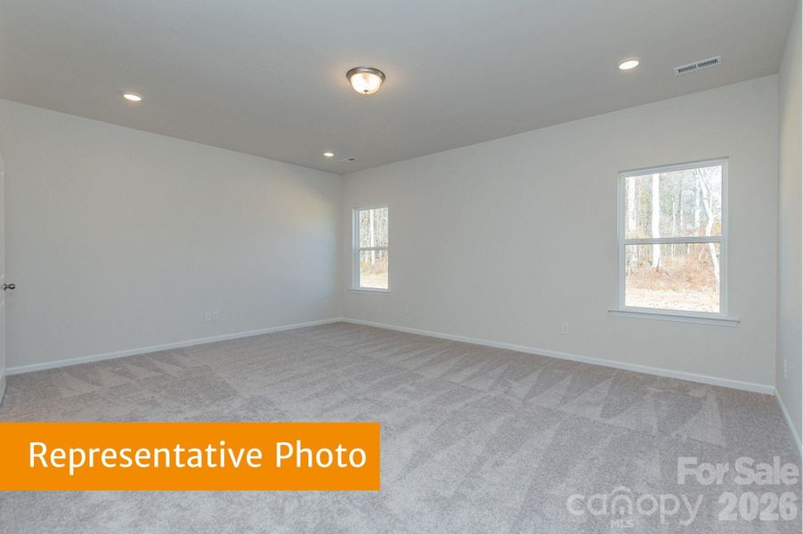 Spacious, unfurnished interior of a new home in Pine Bluff, Midland (Image 9).