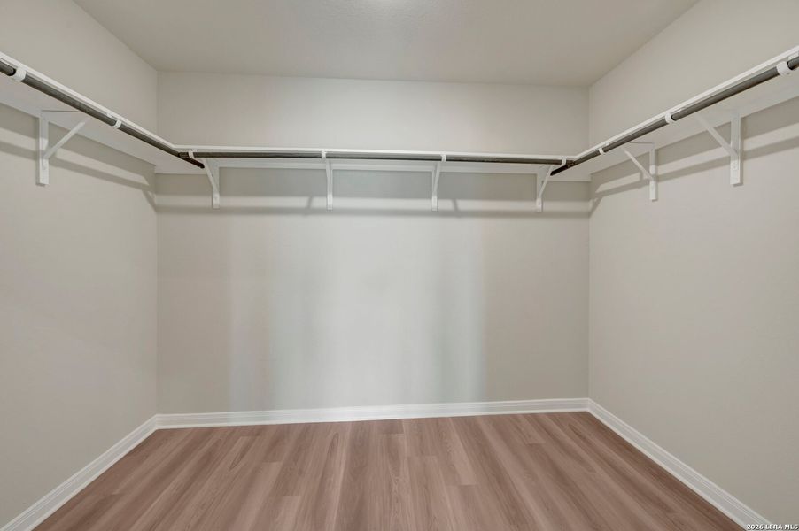 Spacious, unfurnished interior of a new home in Hickory Ridge Estates, Elmendorf (Image 35).