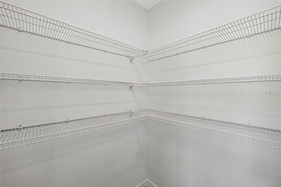 Spacious, unfurnished interior of a new home in , Tampa (Image 39).