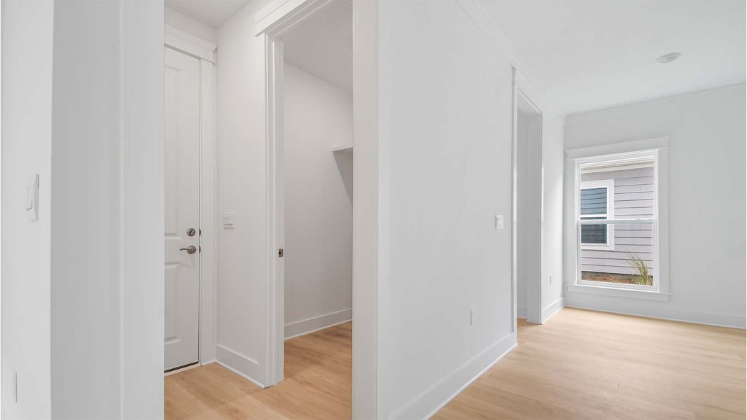 Spacious, unfurnished interior of a new home in Breakfast Point East Phase I, Panama City Beach (Image 16).