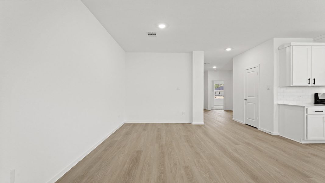 Representative unfurnished interior of a home built from the Lakeway by D.R. Horton in New Waverly Station, New Waverly (Image 17).