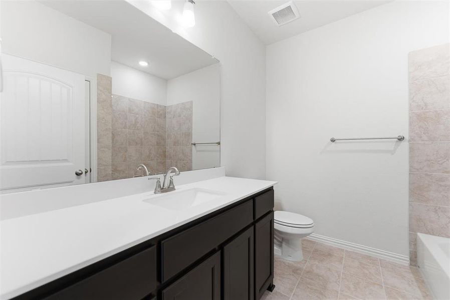 Furnished interior view inside a new home in Waterford Park, Weatherford (Image 8).