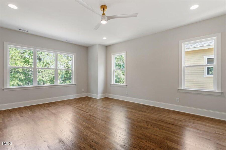 32-3302.5 Hall Place [2153293]_32