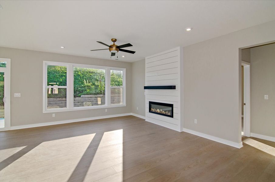 Representative unfurnished interior of a home built from the Amelia by Fischer Homes in Easton Park, Dallas (Image 21).