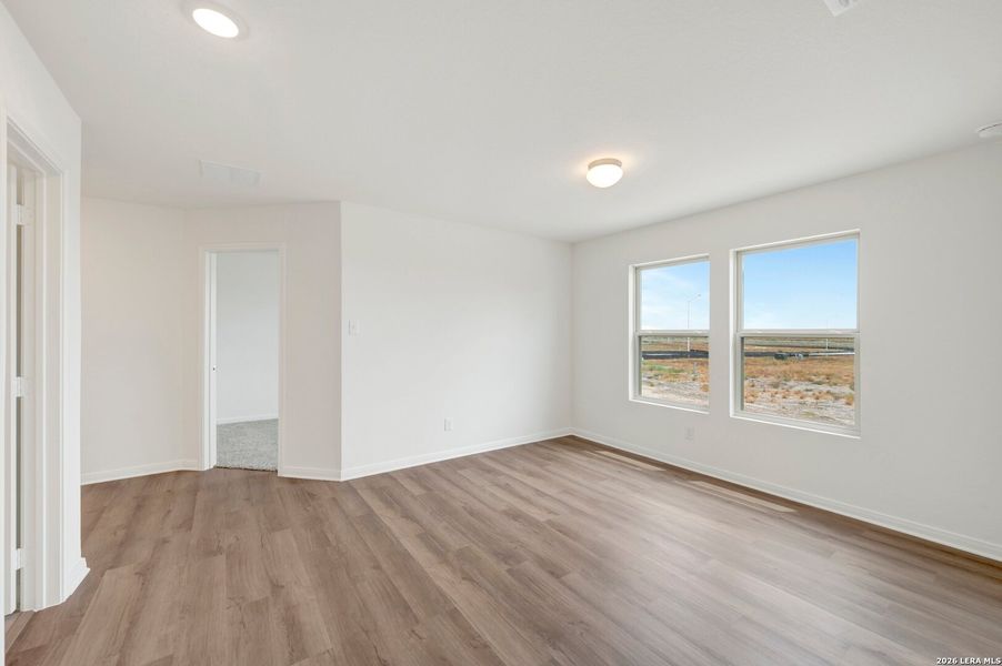 Spacious, unfurnished interior of a new home in Greenspoint Heights, Seguin (Image 26).