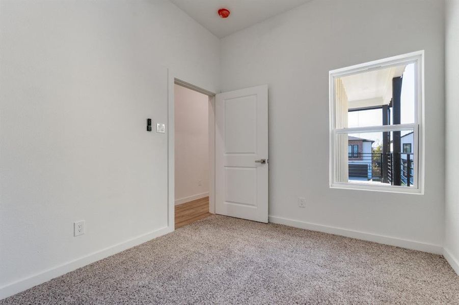 Spacious, unfurnished interior of a new home in , Dallas (Image 11).