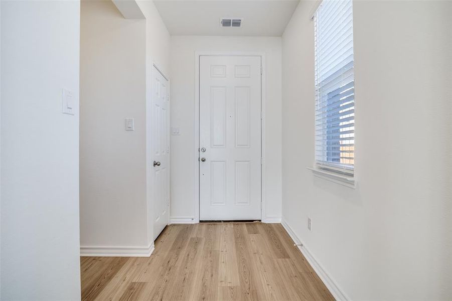 Spacious, unfurnished interior of a new home in Heartland, Crandall (Image 23).