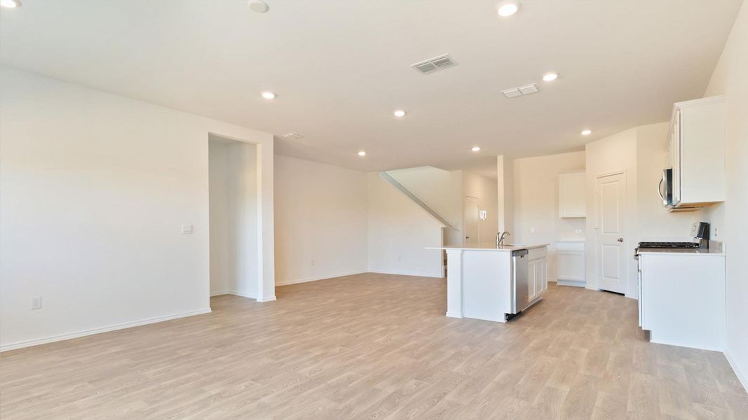 Spacious, unfurnished interior of a new home in Talavera, Kyle (Image 15).