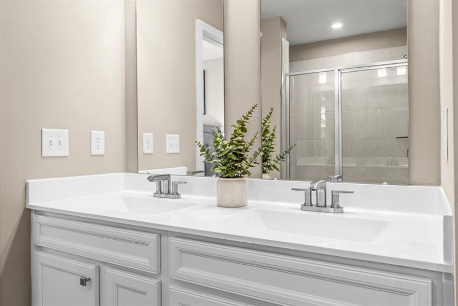 Representative interior finishes for a home built from the NEW - Dunmore by Ryan Homes in Middle Creek Village, Bolivia (Image 19).