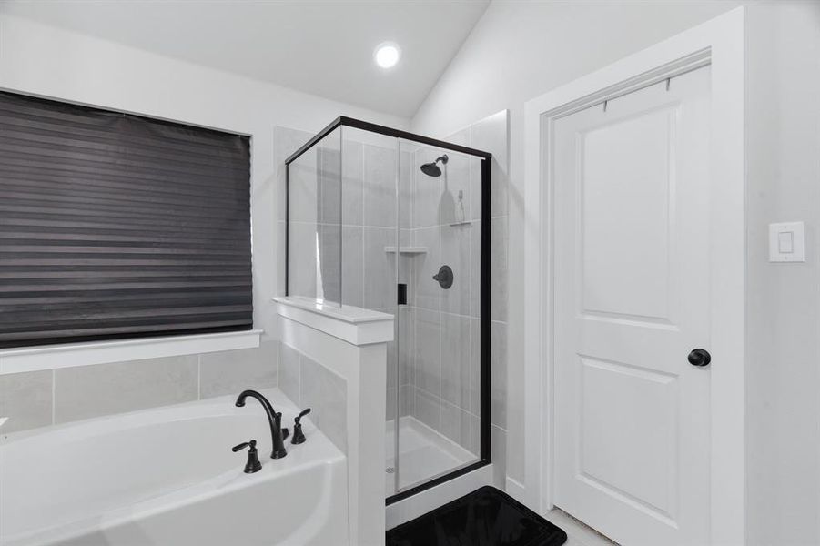Furnished interior view inside a new home in Trail Creek, Cleburne (Image 36).
