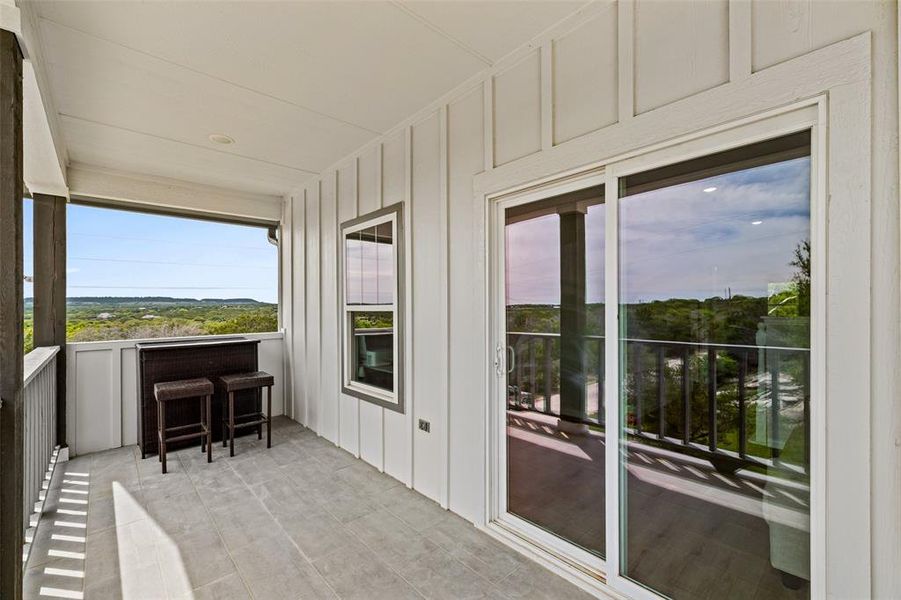 Exterior details and patio area of a home in , Granbury (Image 21).