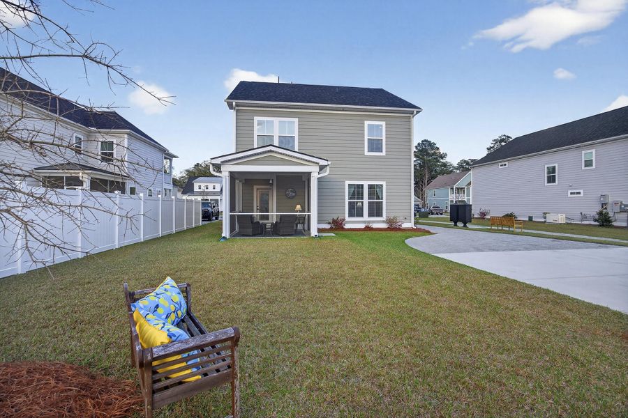 Exterior details and patio area of a home in Pineland Village, Summerville (Image 30).