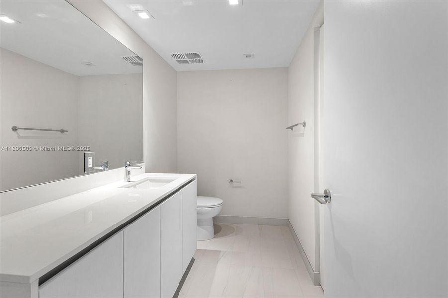 Furnished interior view inside a new home in , Pompano Beach (Image 15).