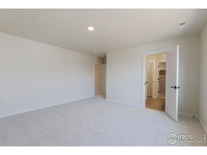 Spacious, unfurnished interior of a new home in Bloom, Fort Collins (Image 15).
