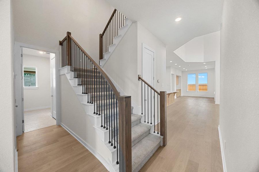 Spacious, unfurnished interior of a new home in Lariat, Liberty Hill (Image 15).