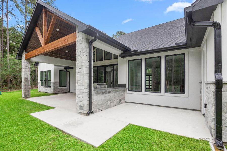 Exterior details and patio area of a home in , Montgomery (Image 32).